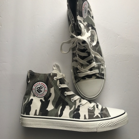 Rocawear Other - NEW NWOT Rocawear New York Canvas Hi Top Sneakers. Green Camo. US 9. EUR 43.